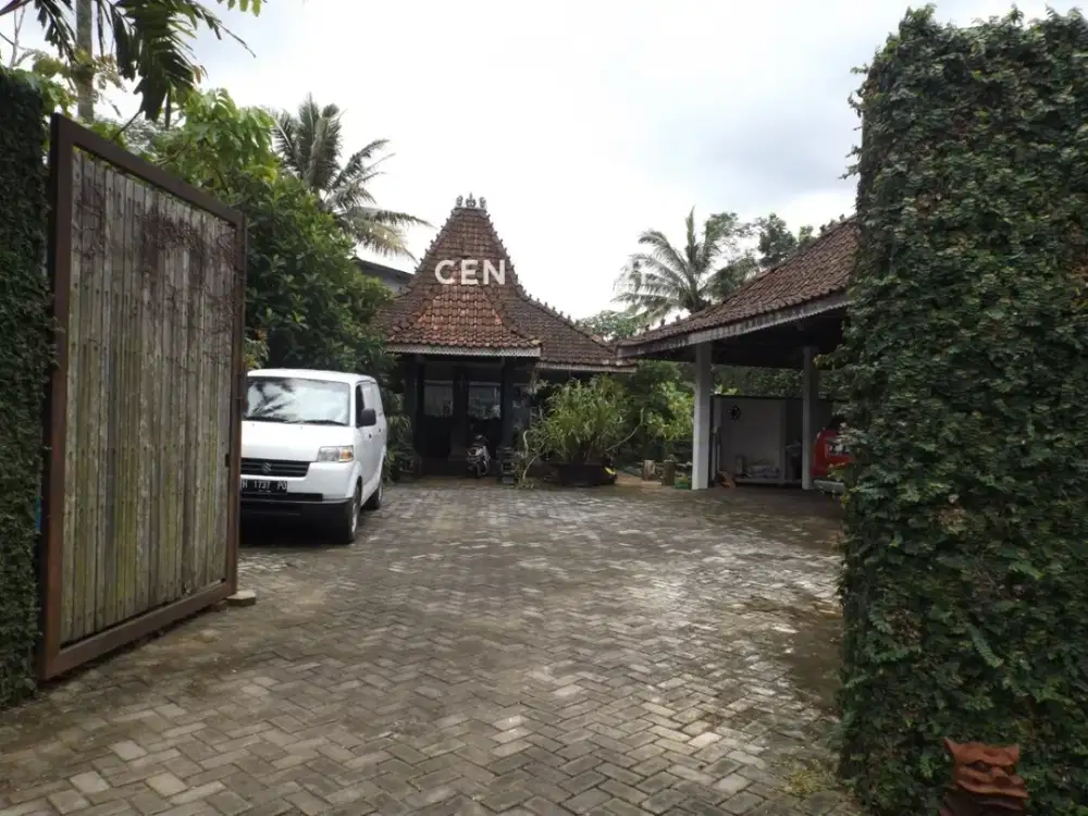 Rumah Mewah Nyaman Daerah Gunungpati Semarang Lengkap Ada Villa