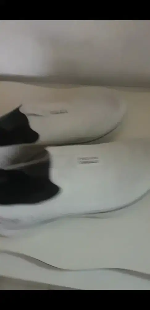 Sepatu skechers second like new