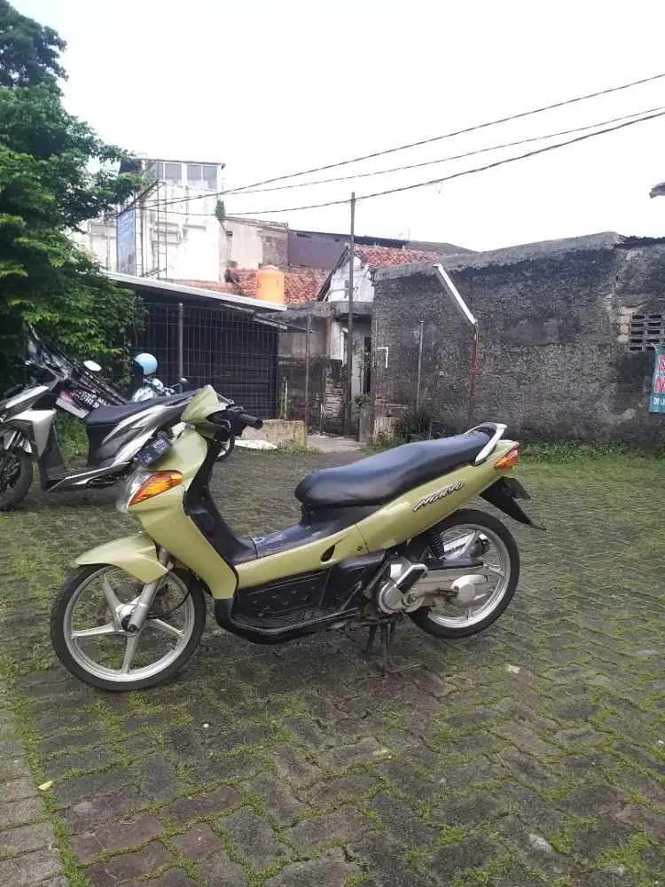 YAMAHA NOUVO SPORTY 2004