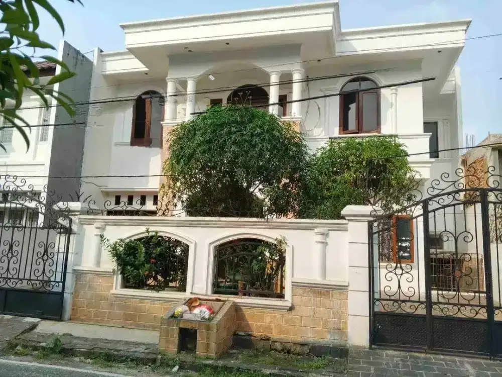 Hot Listing! Rumah Gress Renov, Lingkungan Eksklusif, Jalan 2 Mobil