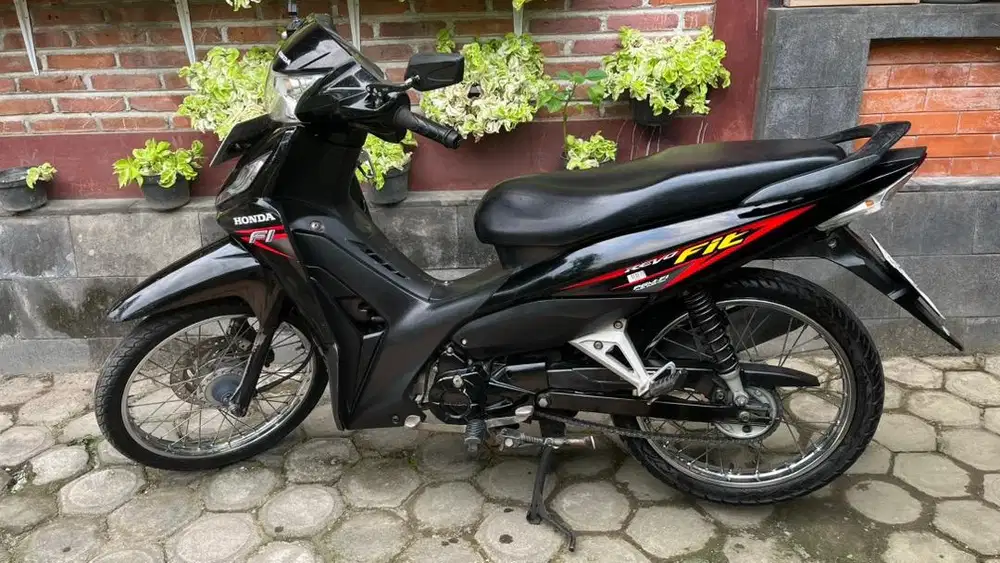 Revo 2017 FI Hitam,Mesin Halus Irit Pajak Hidup Siap Jalan