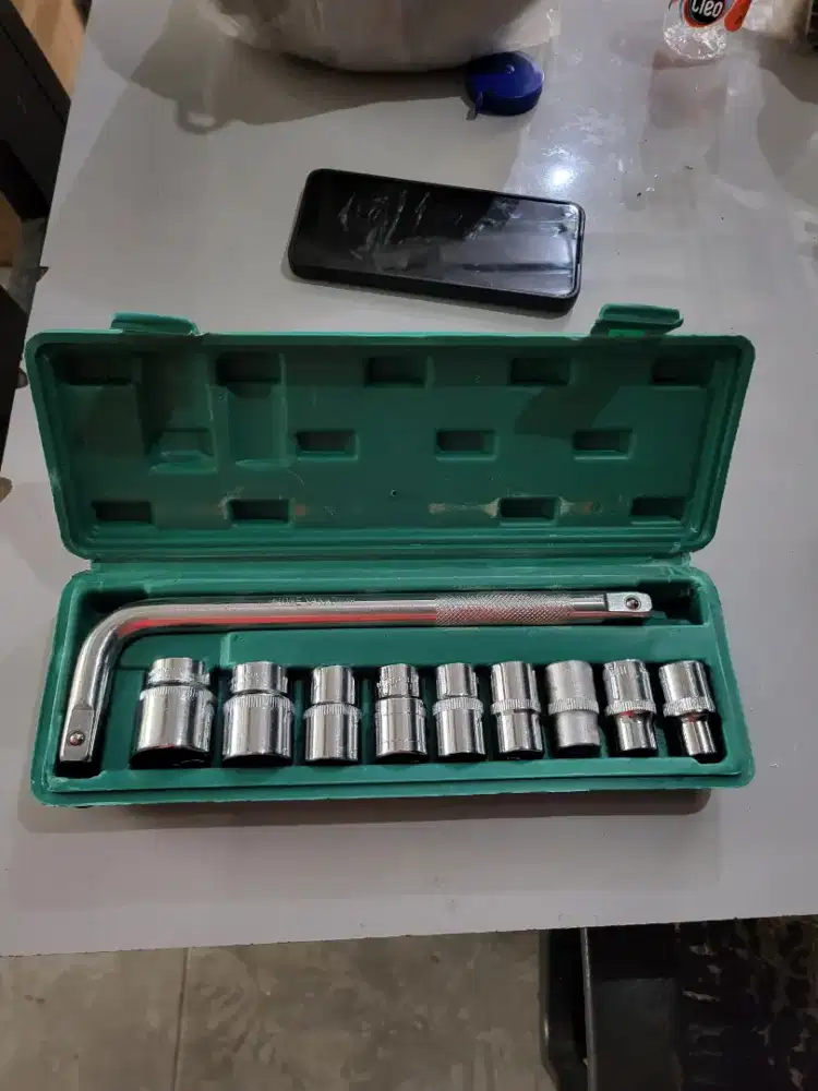 Socket Kunci dan matanya