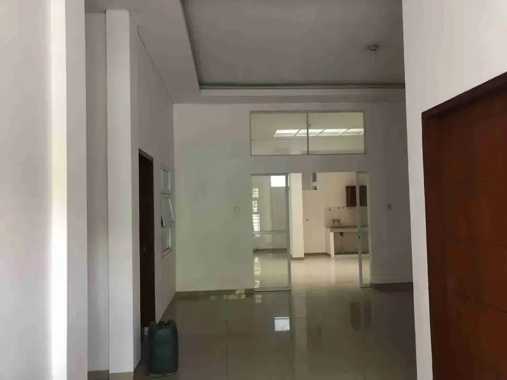Disewakan Rumah THI  Taman Holis Indah Siap Huni