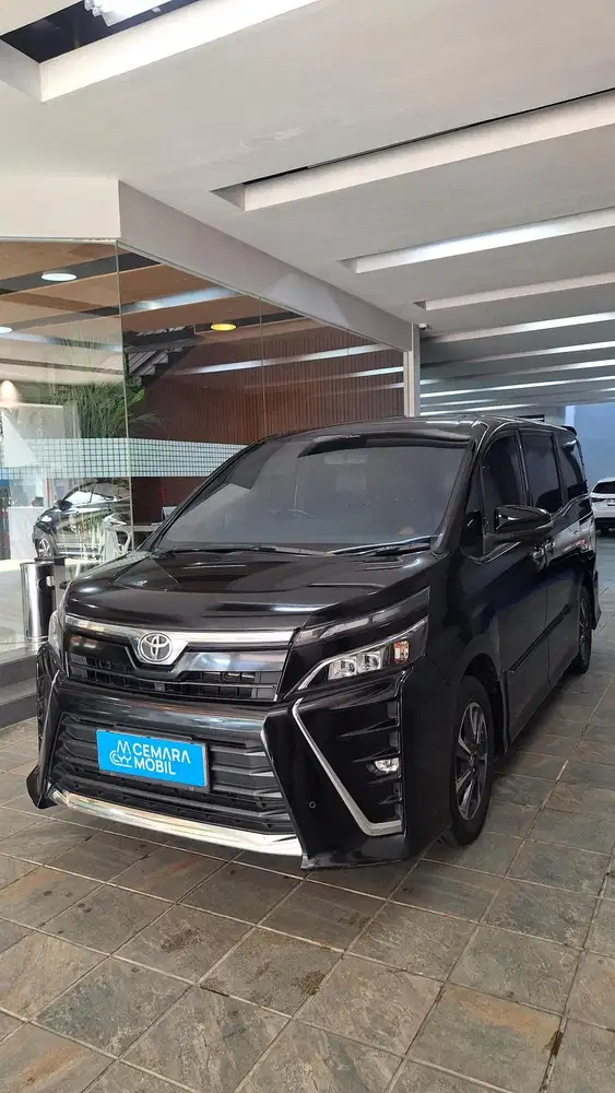 TOYOTA VOXY 2.0 AT 2018 Bensin
