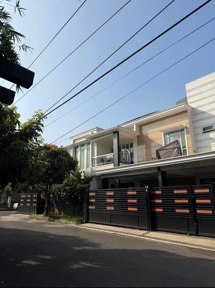 Di Jual Rumah di komp Buah Batu Regency