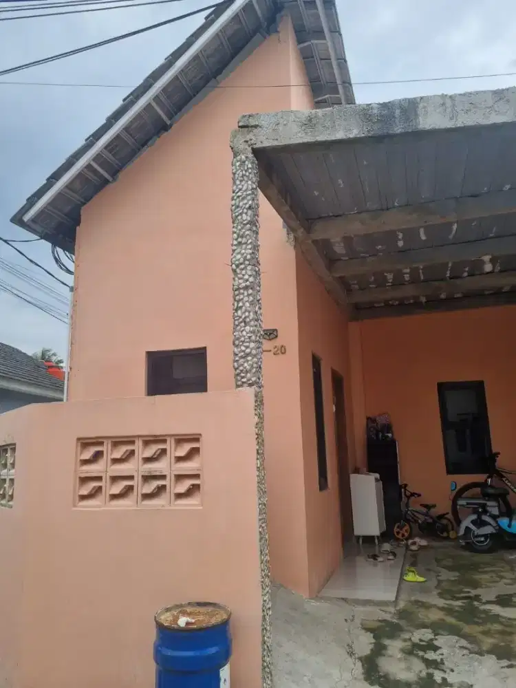 Di jual cepat rumah 2lantai mezanin