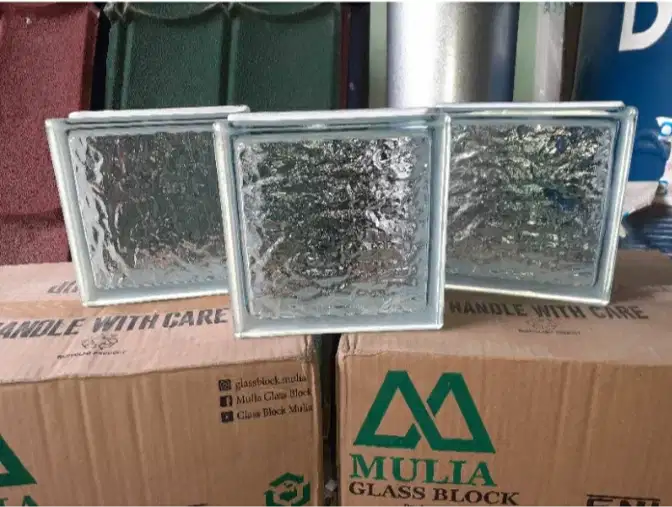 SEDIA GLASSBLOCK TYPE TOBA