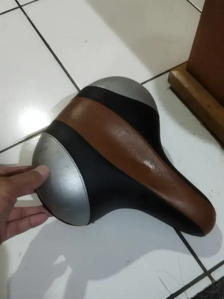 Jok sepeda lebar mtb