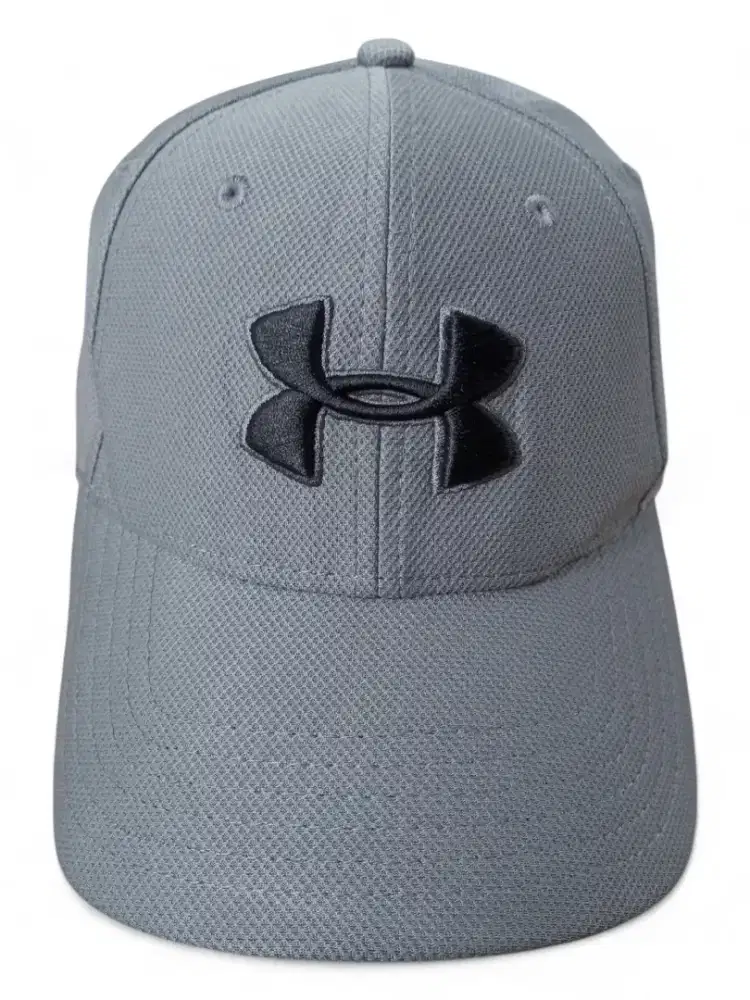 Under Armour Blitzing Graphite Flexfit (Topi Snapback / Baseball Cap)