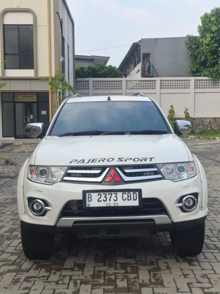 Pajero Dakar AT 2015 Putih