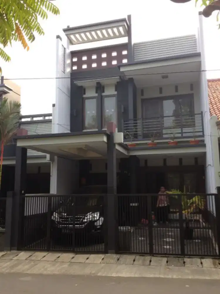 Rumah 2 Lantai di Pondok Kelapa, Duren Sawit, Jakarta Timur