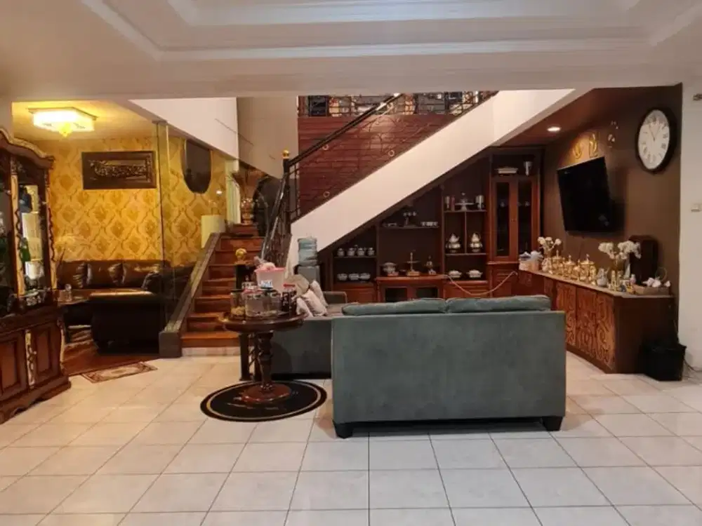 Dijual Rumah Mewah Luas di Gunung Batu Sayap Setra Duta Bandung