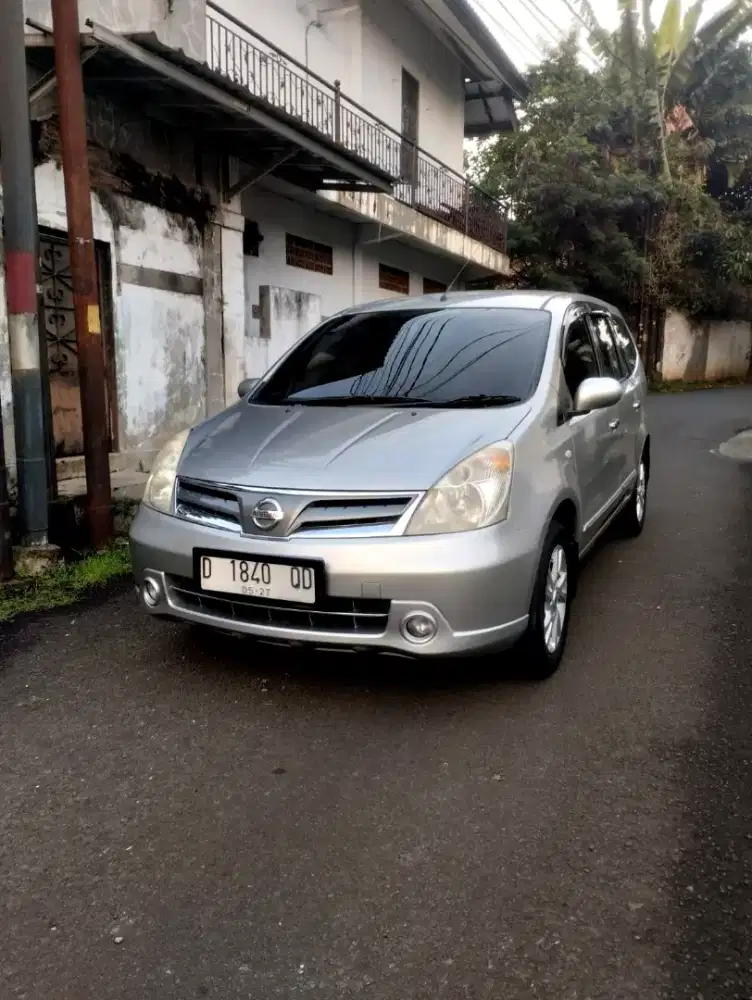 Nissan Grand livina 2012 Bensin