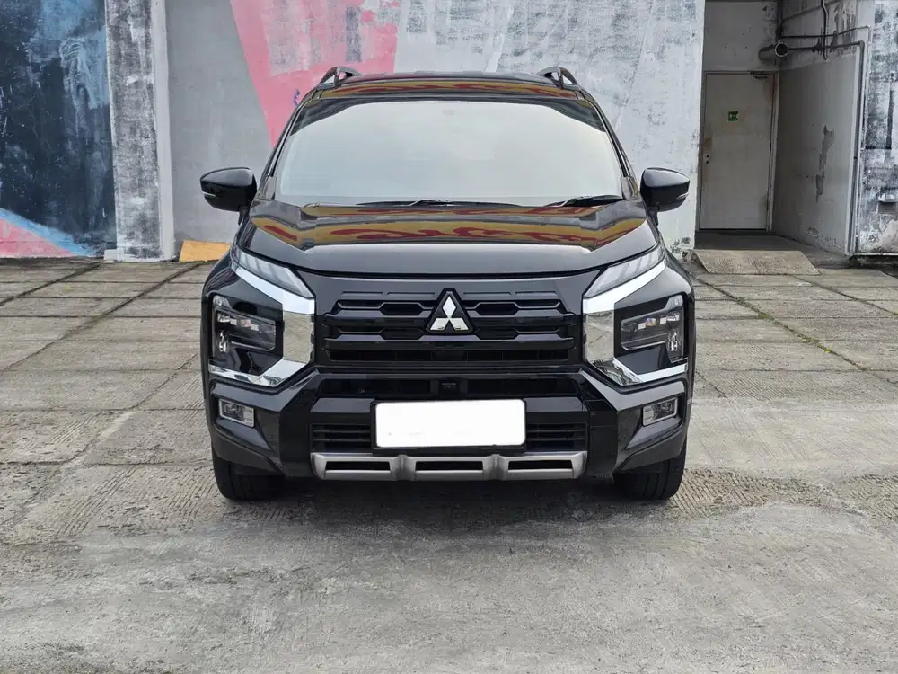 Xpander cross premiun package 2023 hitam