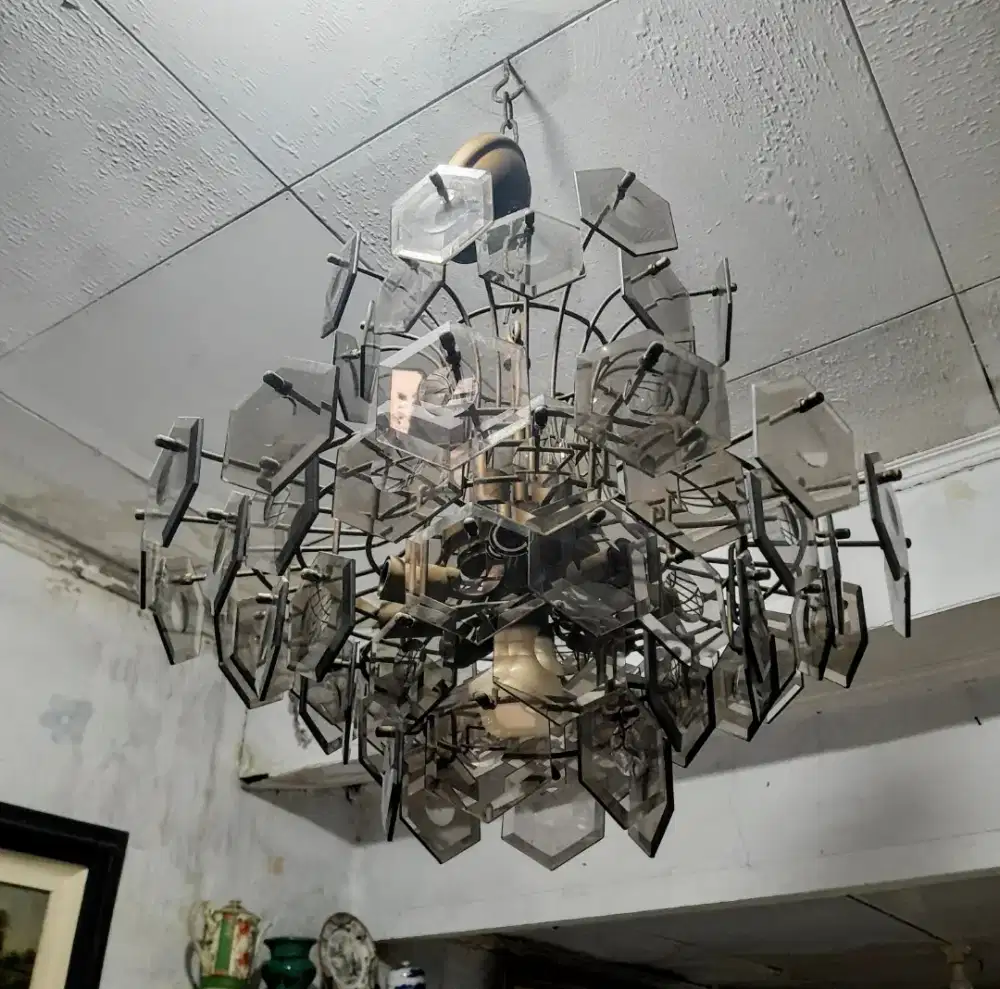 Lampu gantung hias kristal