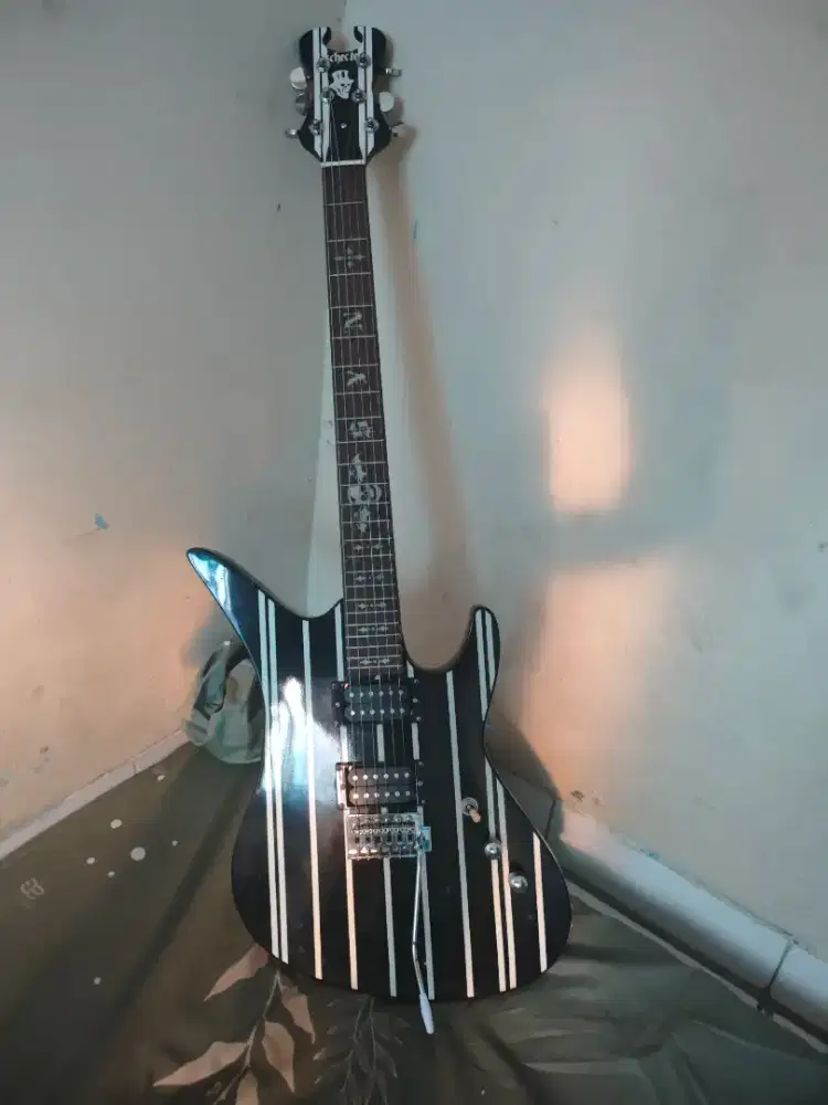 Gitar Custom Sketcher Synister gates