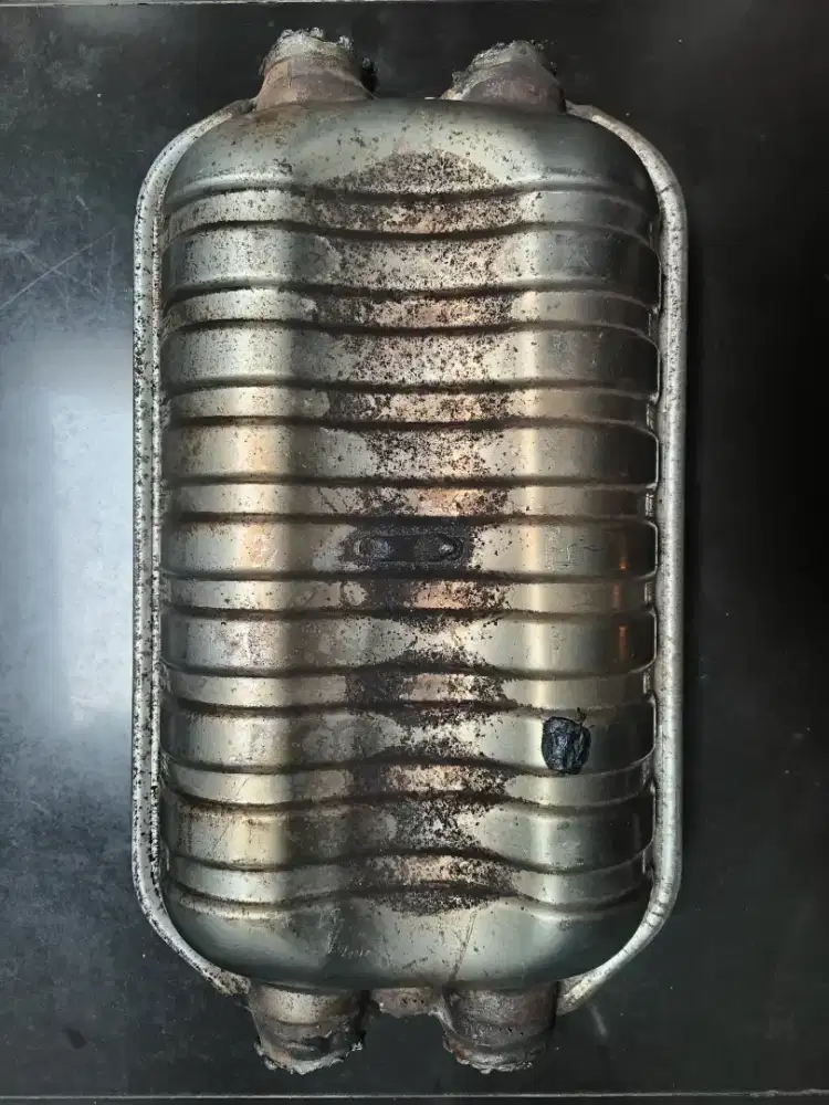 Resonator Depan Knalpot Standar BMW Seri 5 E39 Original Part Number