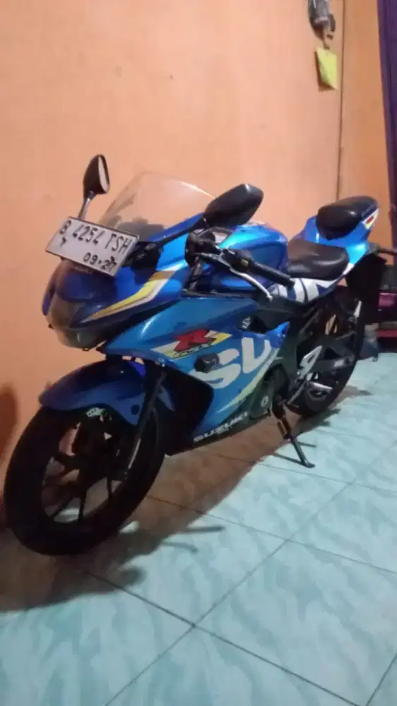 gsx r th 2017 mulus bagus mesin sehat