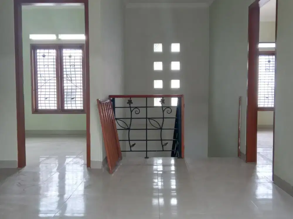 Rumah 2 Lantai di Komplek Taman Bumi Prima dekat Setraduta Sarijadi Gunungbatu