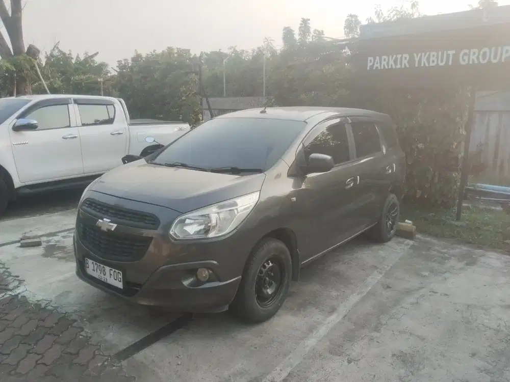 Chevrolet Spin 2013 Bensin