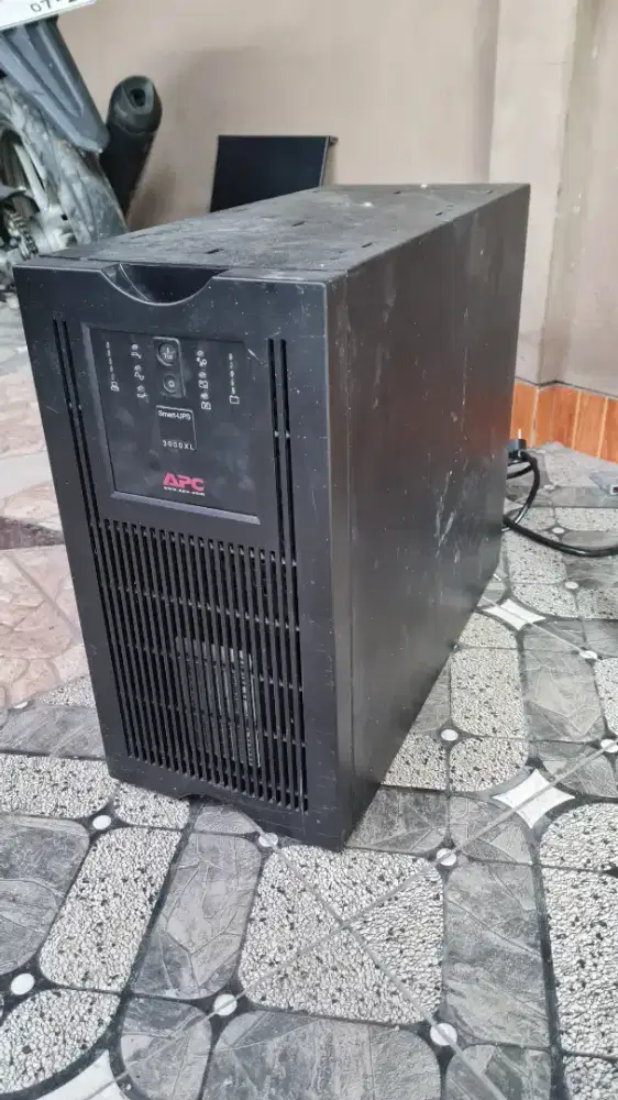 UPS smart Ups APC  3000XL 48 volt