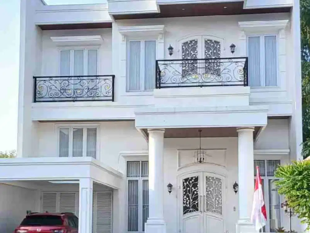 Rumah Bagus mewah Lisbon Pakuwon indah dekat pakuwon Mall, graha family