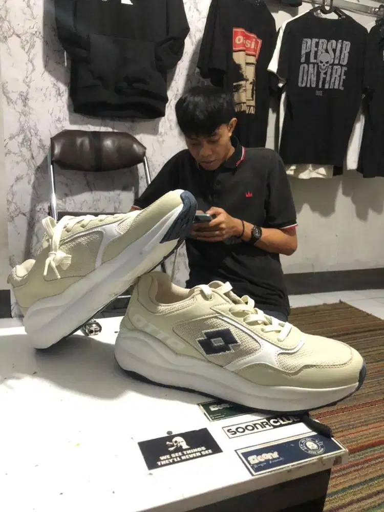 Sepatu Running Lotto