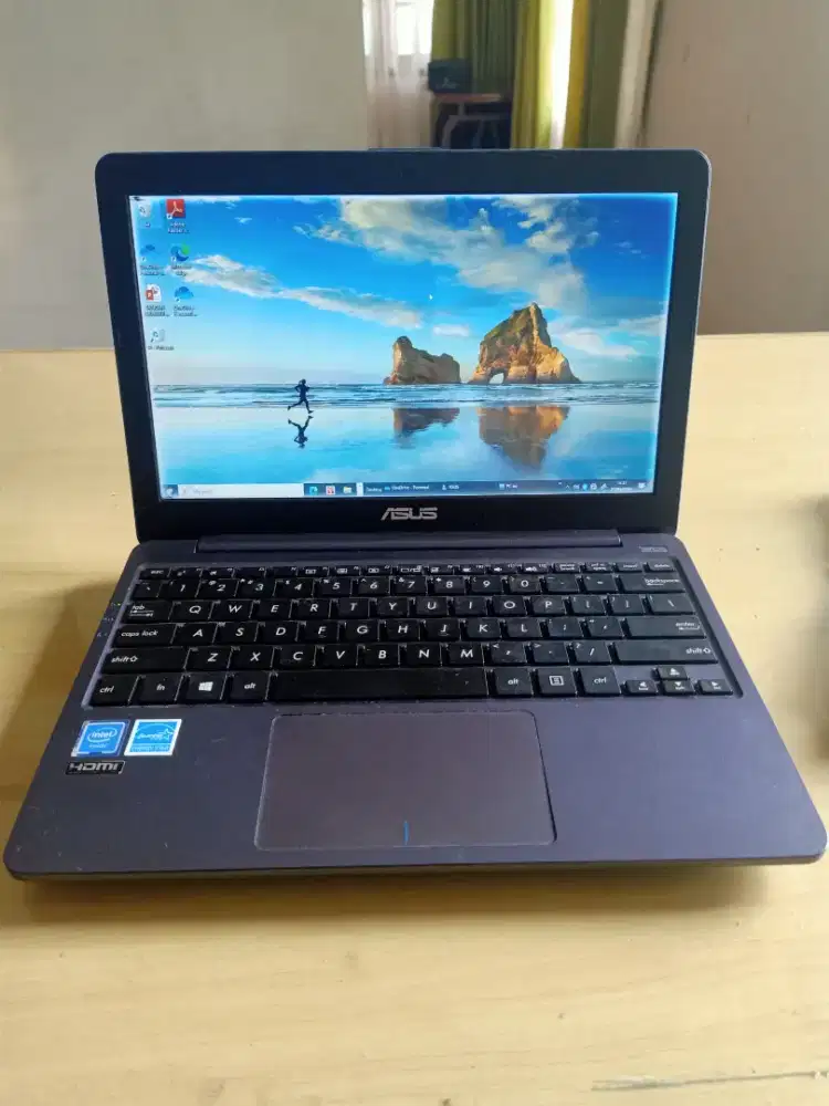 Dijual laptop /notebook Asus E203M murah