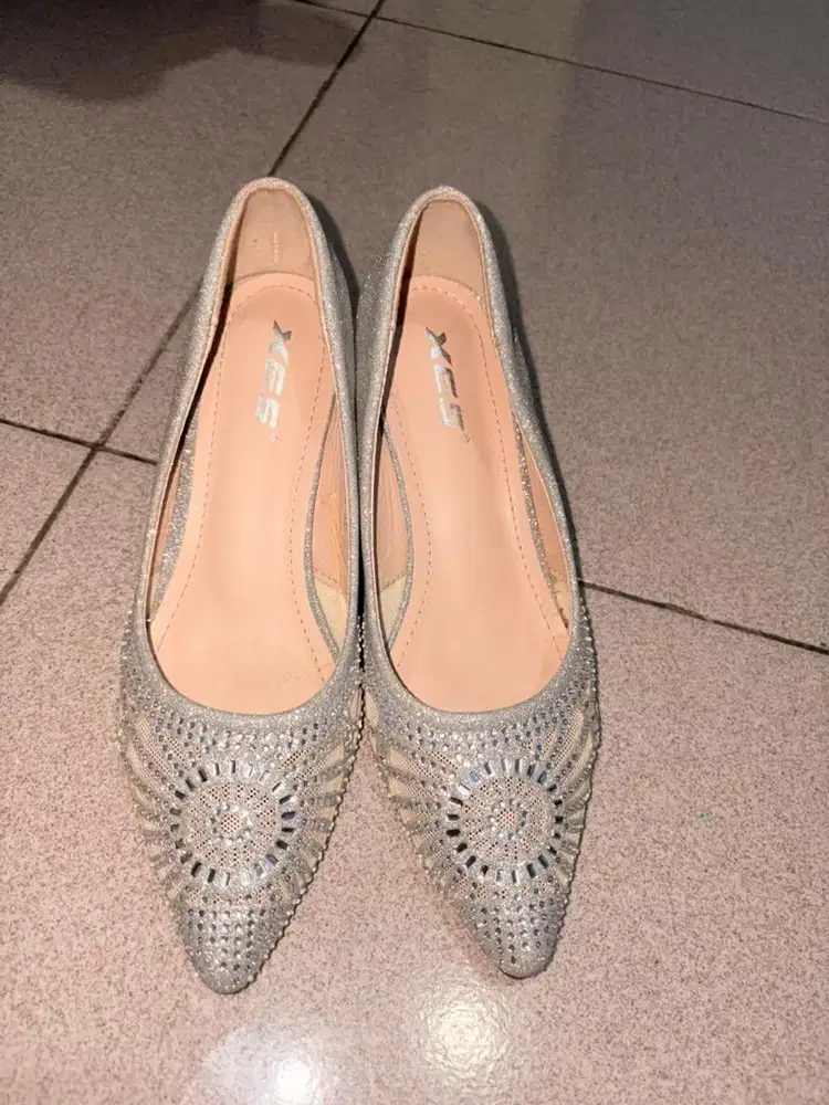 Sepatu wedding atau lamaran