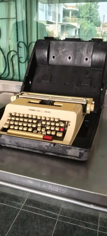 Mesin Tik Manual Simko 913TR DeLuXe