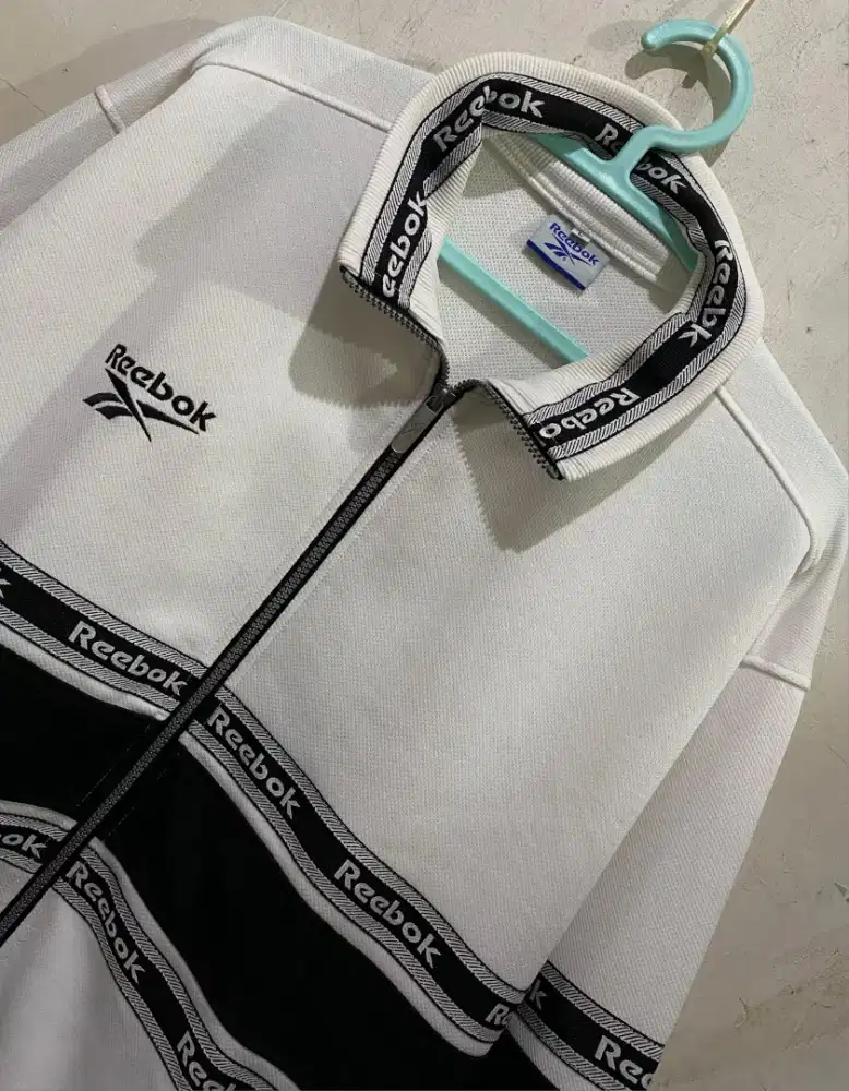 Vintage REEBOK Logo Line track jaket