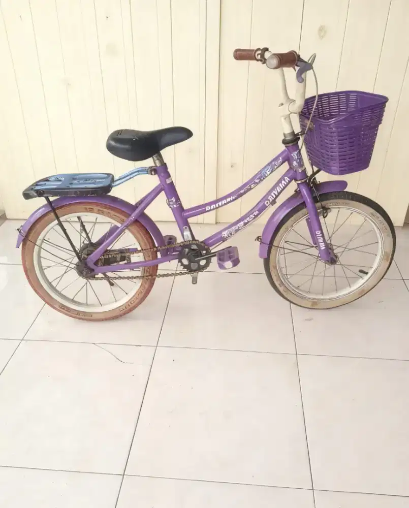 Sepeda anak cewek uk16