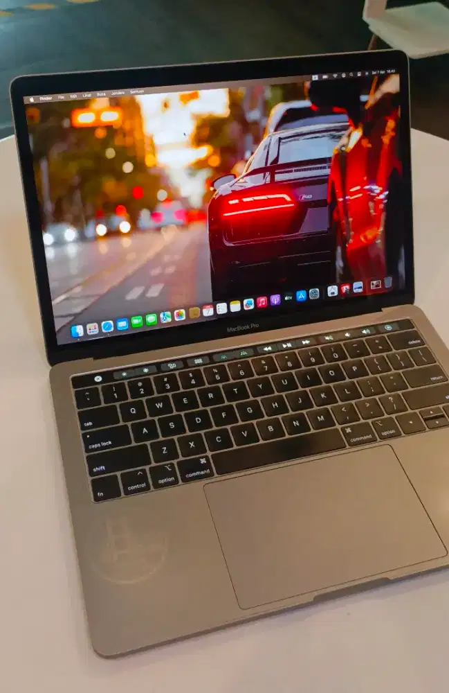 Macboik Pro 2018 i7/16/512 Touchbar