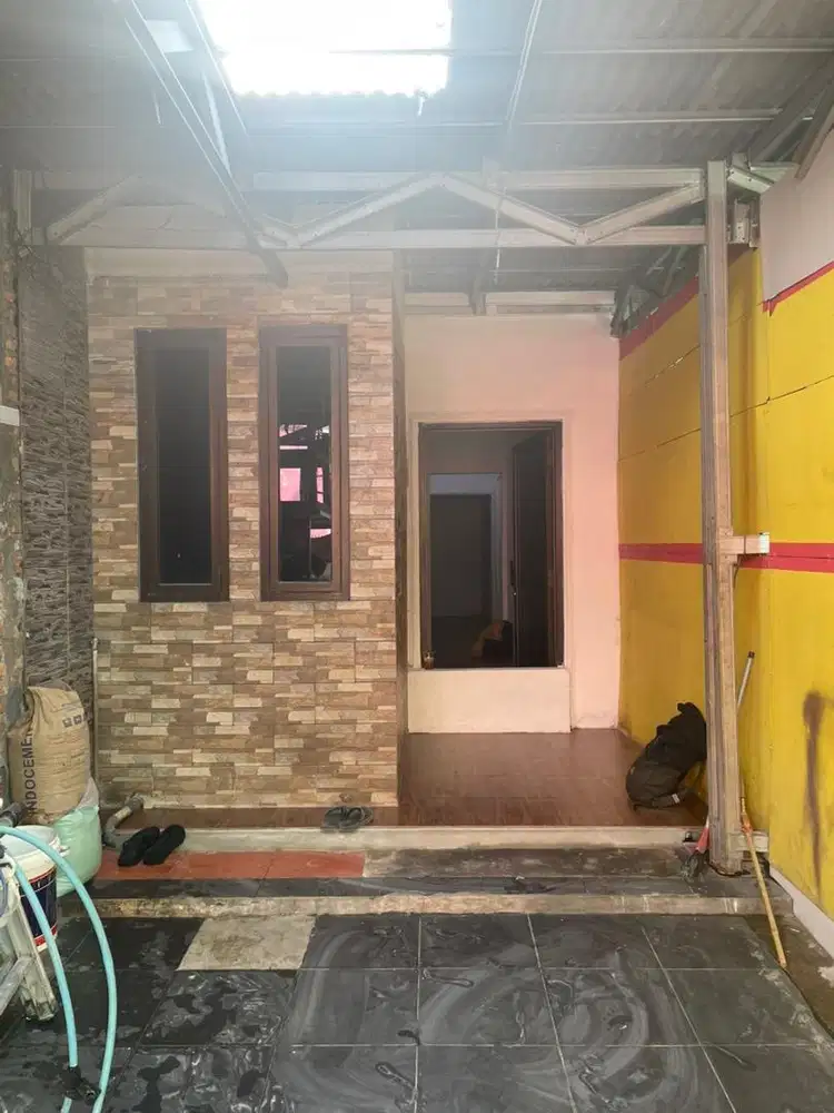 dikontrakan rumah masuk mobil