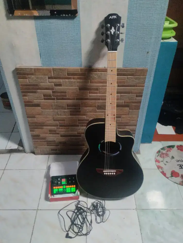 Gitar akustik elektrik plus soundcard