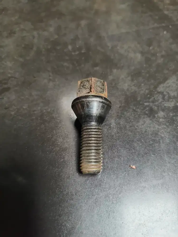 Baut Roda Nut Ban Original Bawaan BMW Mercy dan Mobil Eropa Lainnya