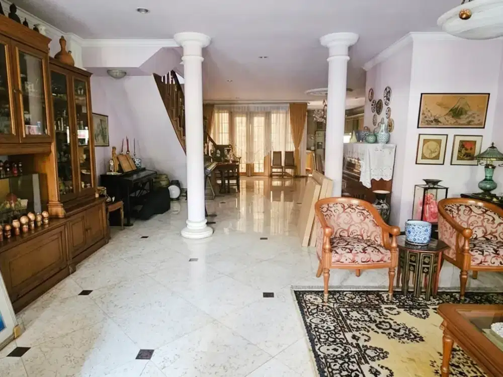 Rumah Strategis di Tanjung Barat Indah - Lokasi Premium Jakarta Selatan