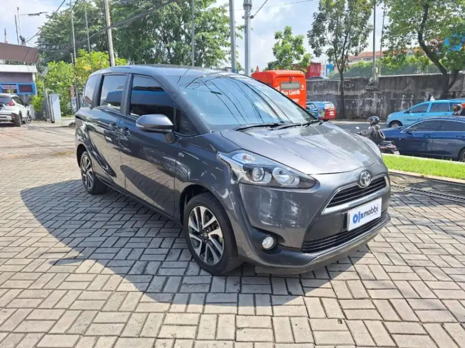 DP MURAH Toyota Sienta 1.5 V Bensin-MT 2017  CTOKB