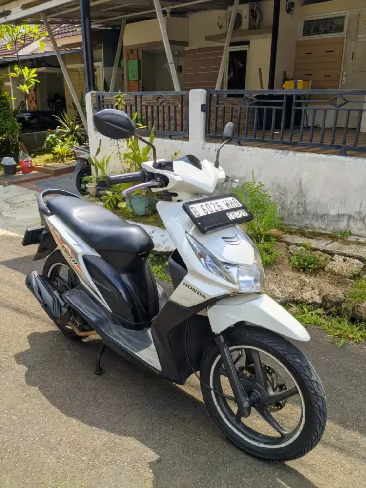 Honda Beat Karbu 2012 Putih Standart Pabrik