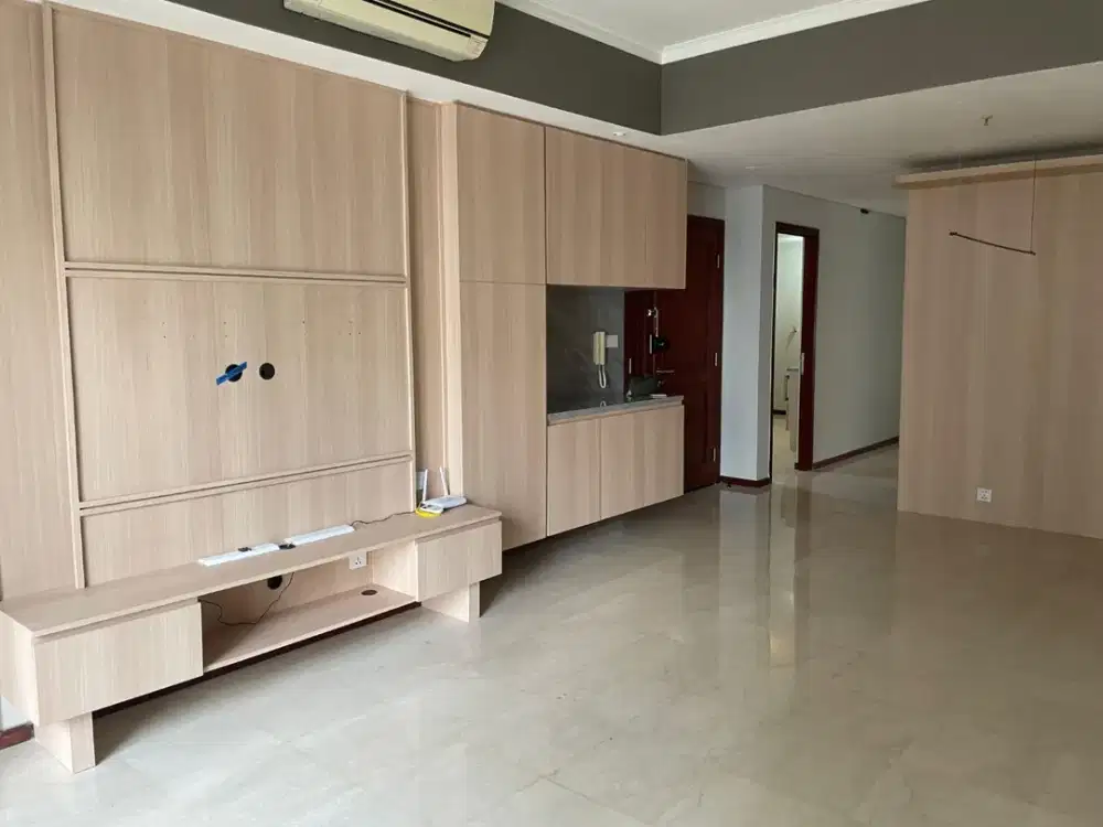Royal Mediterania Garden Dijual Cepat, Newly Renovated, Modern Interior