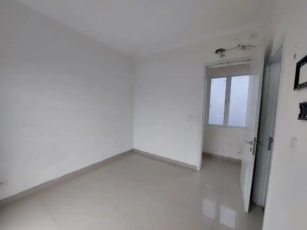 Jual Murah Rumah Lebar 6 Cluster Laseine, Cakung, Jakarta Timur, 030Co028