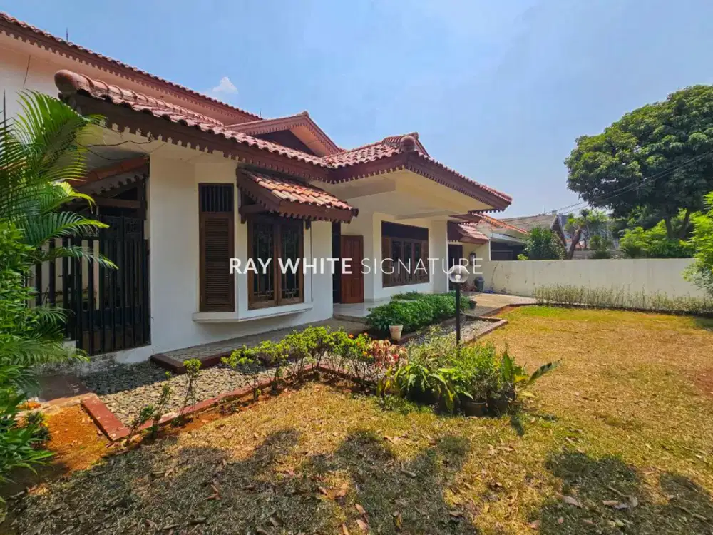 Dijual Rumah Kebayoran Baru, Strategis, Kotak, di Jl. Lamandau IV