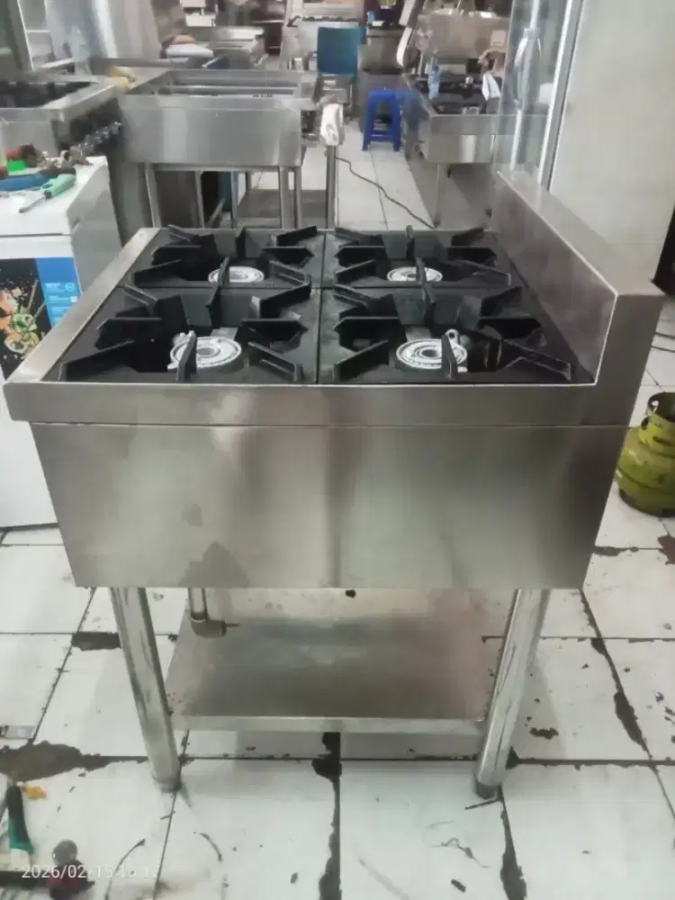 Kompor 4 tungku High pressure ukuran 70x61x87 

Harga : 5,5 jt