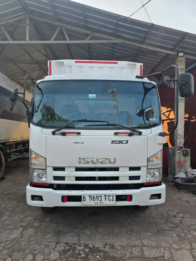 Isuzu giga FRR box 190 ps thn 2018