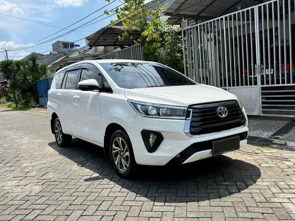 Toyota Kijang Innova Reborn 2.4 V Diesel Matic 2022 / 2021 Putih