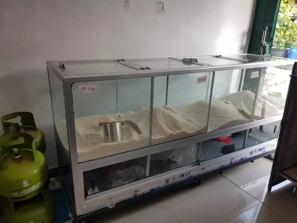 Etalase Beras Pakai Roda
