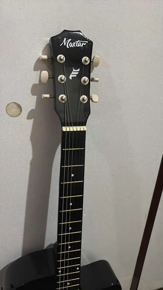 gitar akustik elektrik