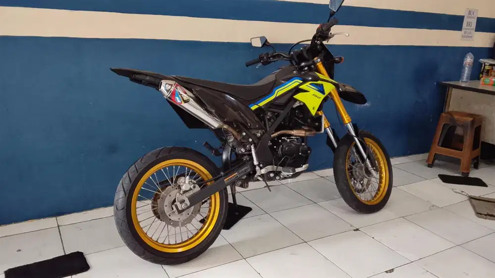 (Jual cepat) kawasaki D-tracker 2024 siap pakai