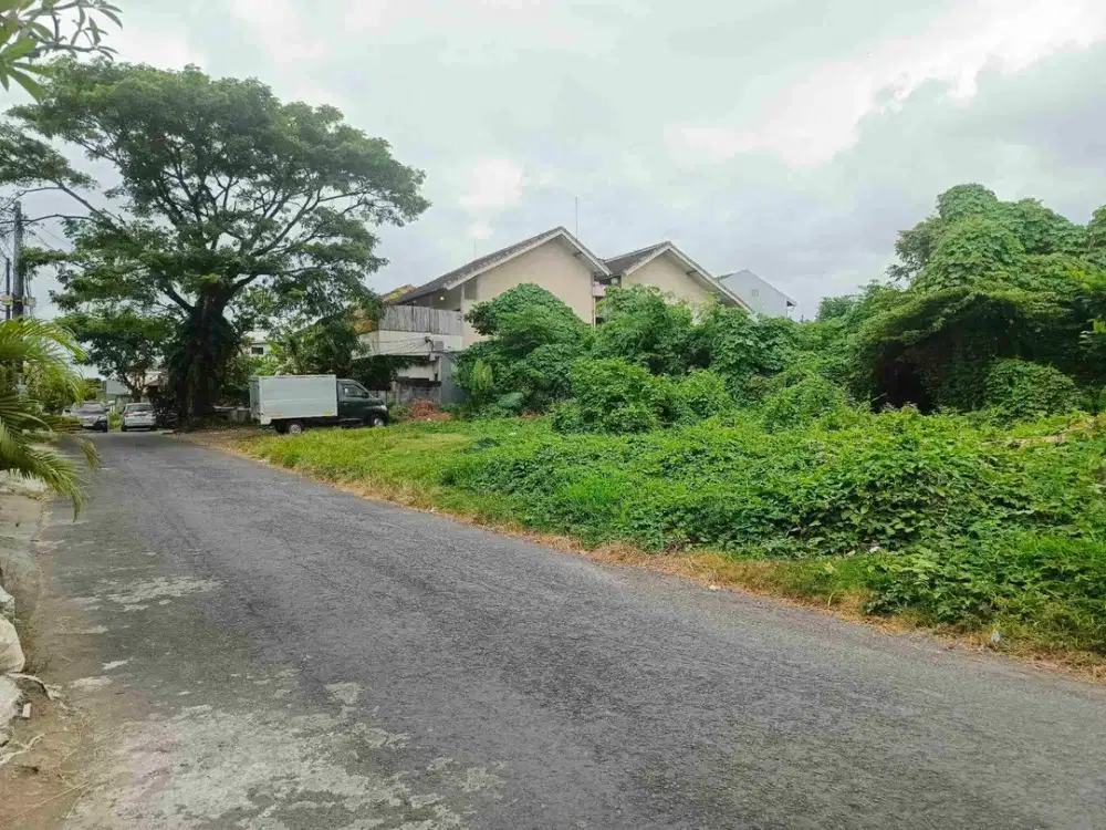 jl tamansari kerobokan!! tanah di sewakan 12 are