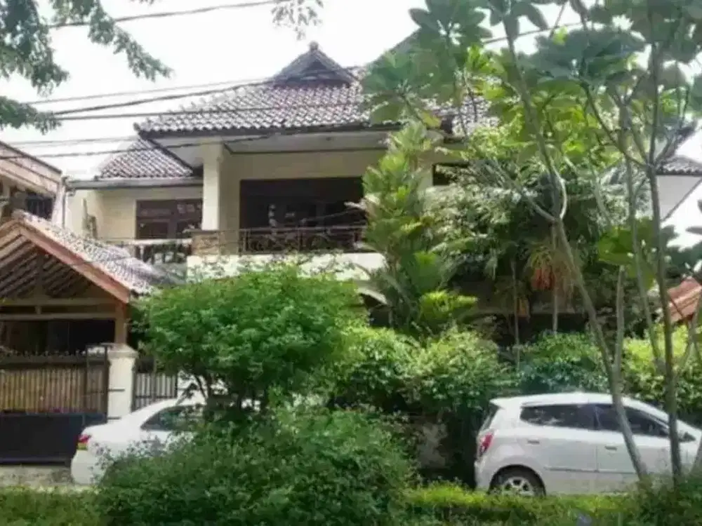 Rumah Megah 6 KT, 6 KM – Jalan 3 Mobil & Security 24 Jam di Cipinang!